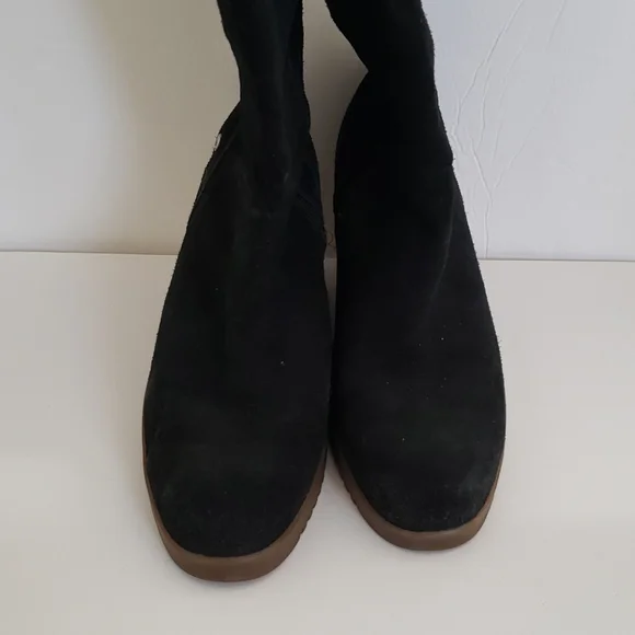 UGG Wedge Boots - Picture 2 of 6